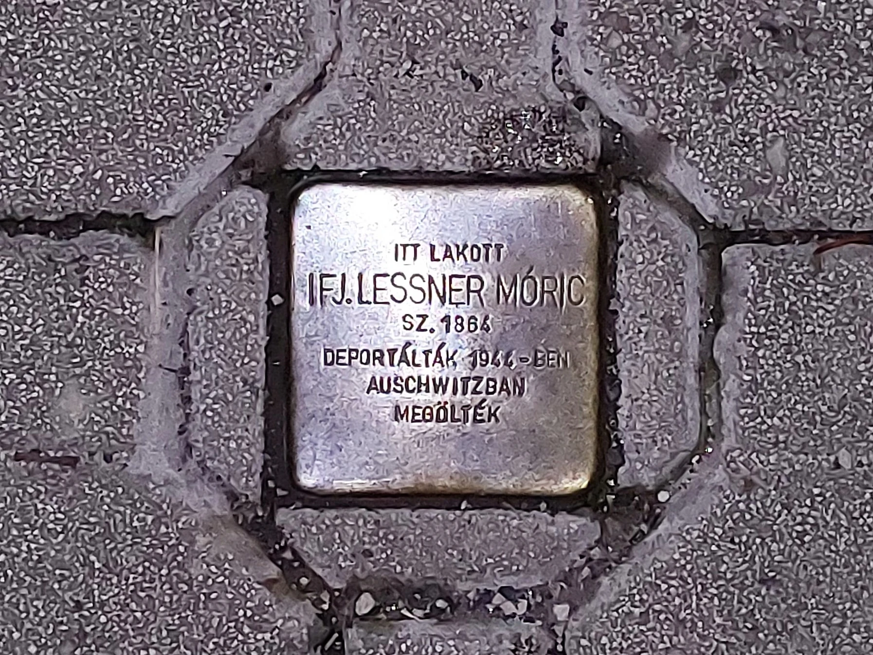 látnivaló címképe