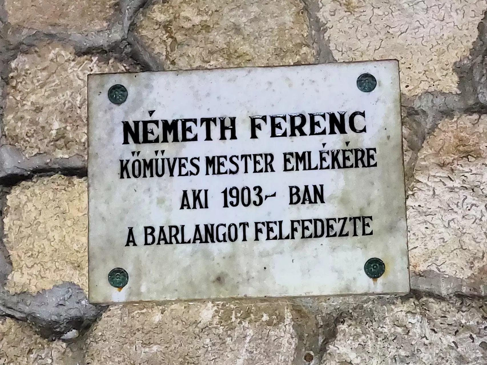 látnivaló címképe