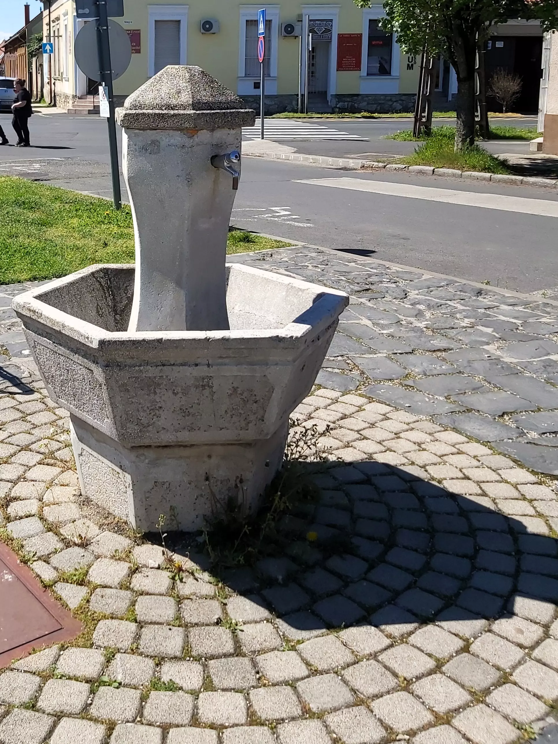 látnivaló címképe